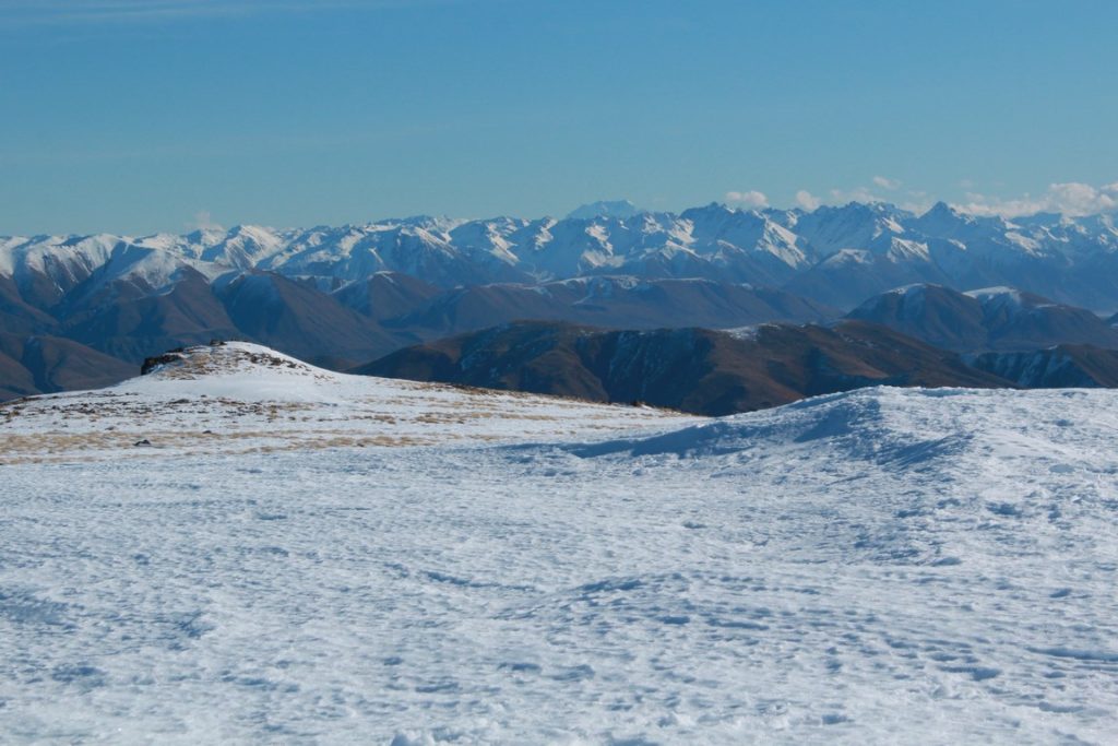 Les jolis reliefs des Alpes enneigés avec Mt Cook en guest star en plein milieu