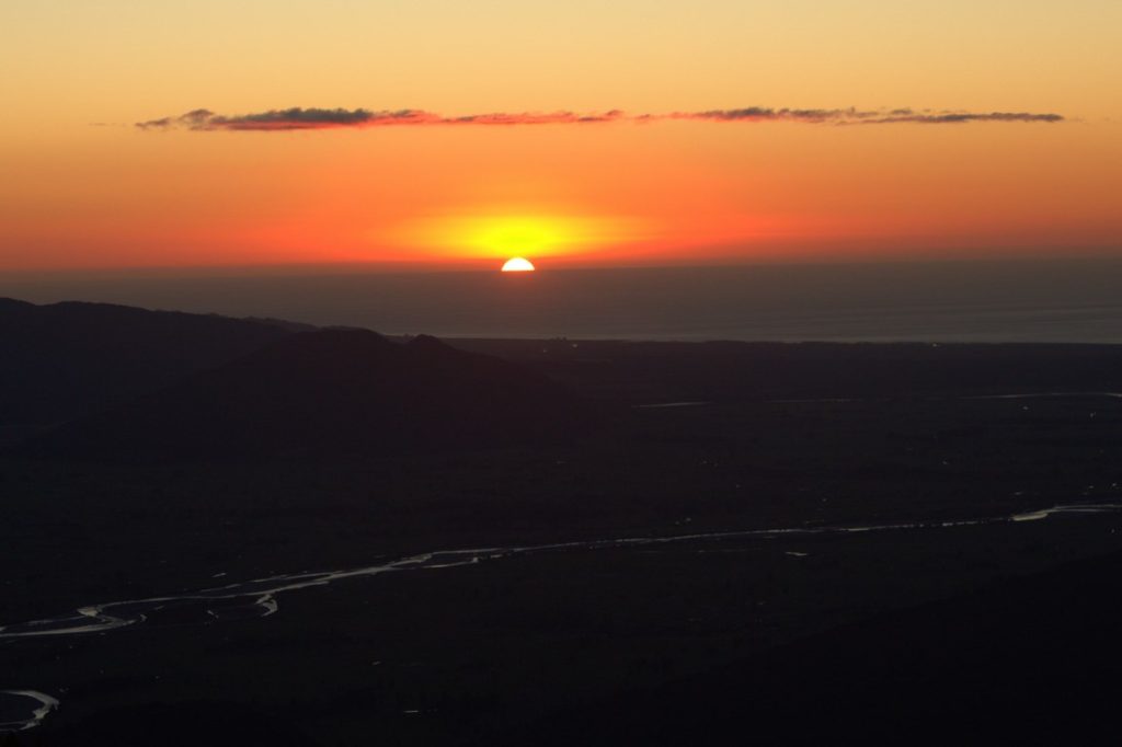 Le soleil disparait dans la mer de Tasman